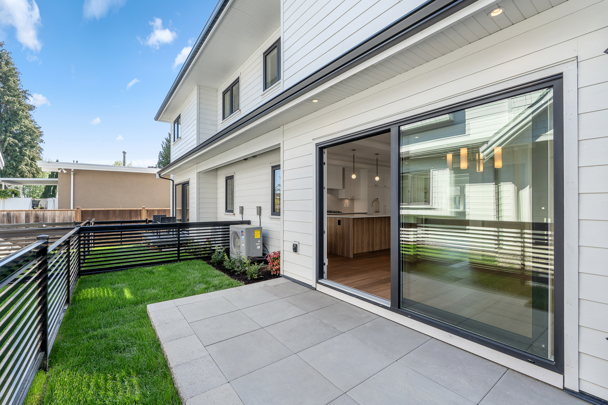 #1 - 1860 Moore Avenue